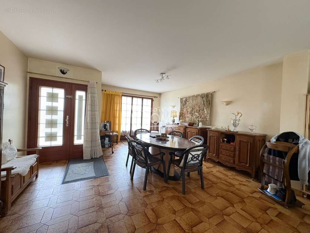 Maison à COULOMMIERS