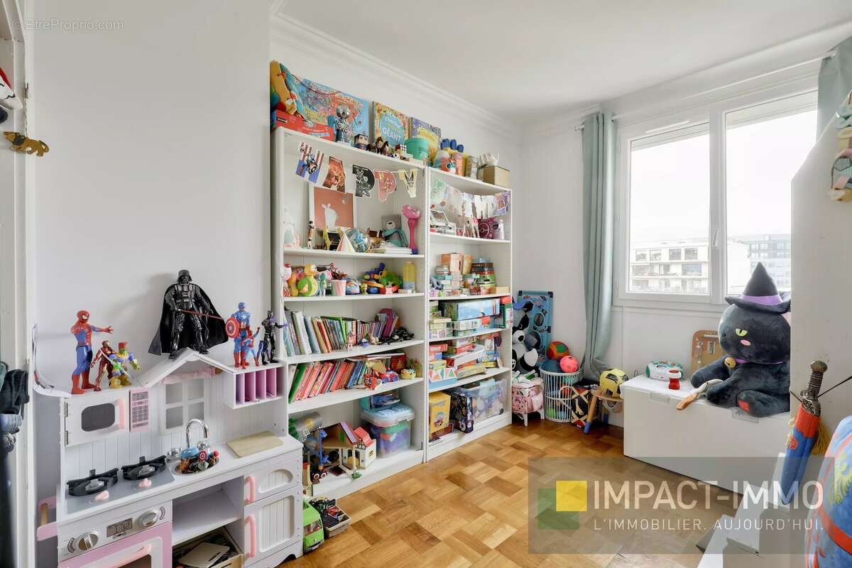 Appartement à COURBEVOIE