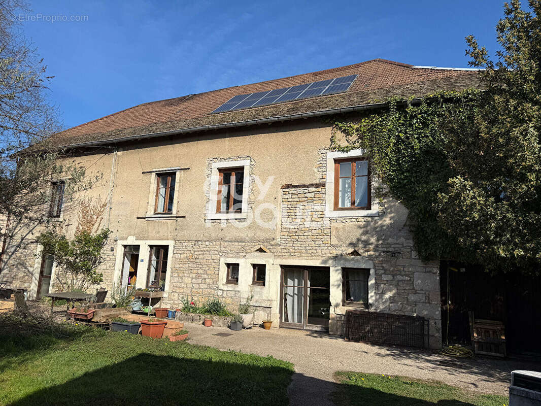 Maison à VAIRE-LE-PETIT