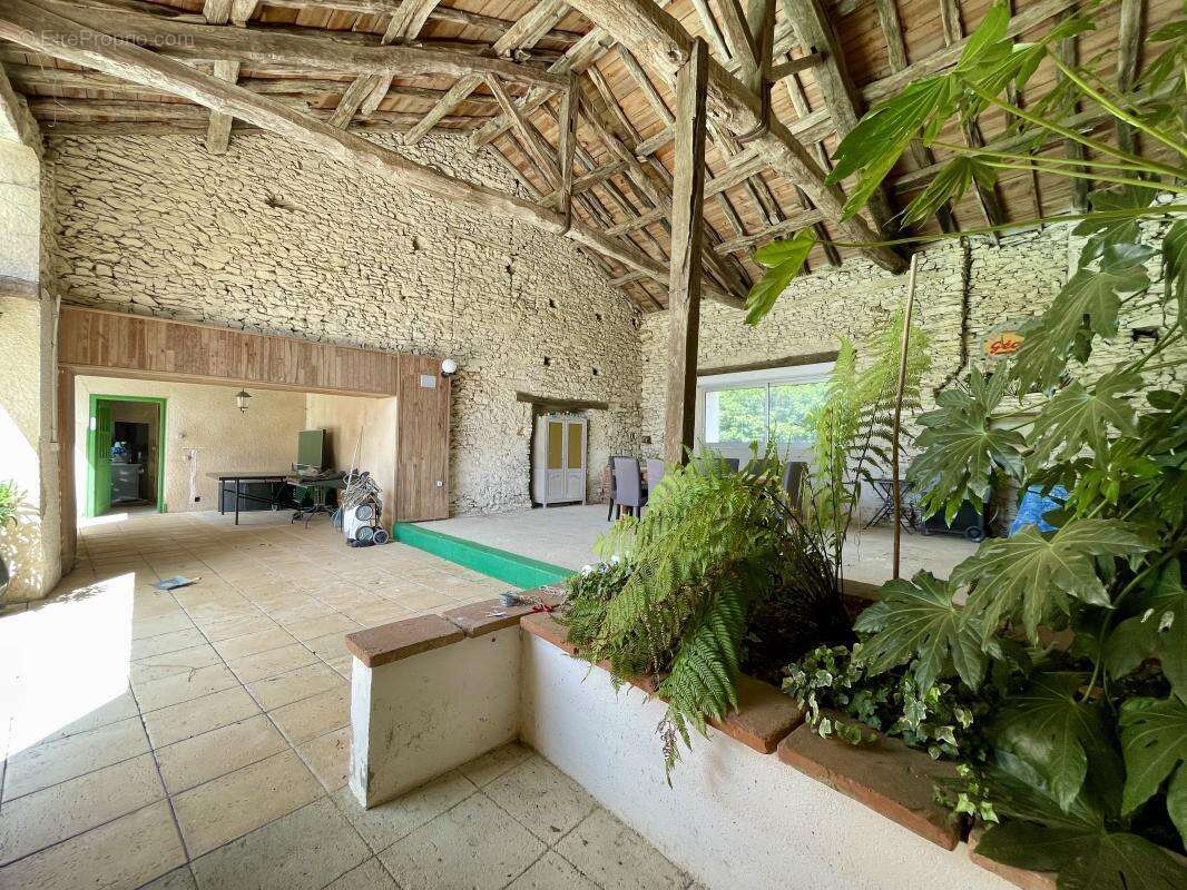 Maison 285 m² à Andouque  - photo 2