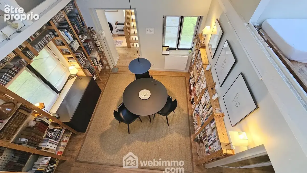 Une vue depuis une petite mezzanine à découvrir en visite!