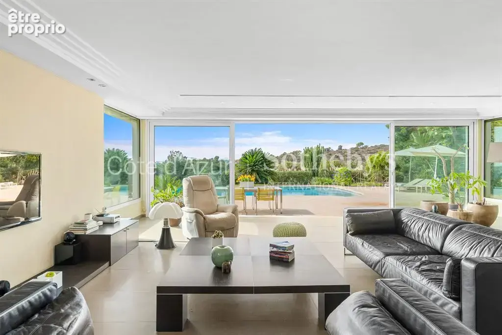 Villeneuve Loubet, villa de 205 m² avec piscine dans un domaine privé sécurisé - photo 6