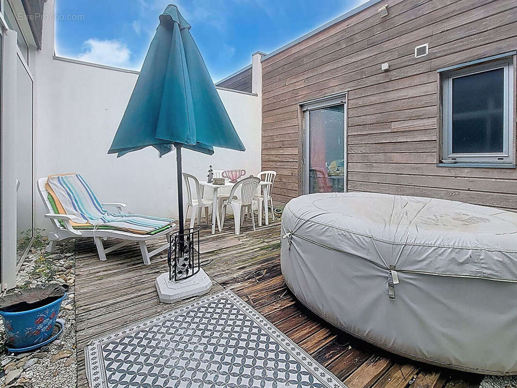 Maison à BLANQUEFORT