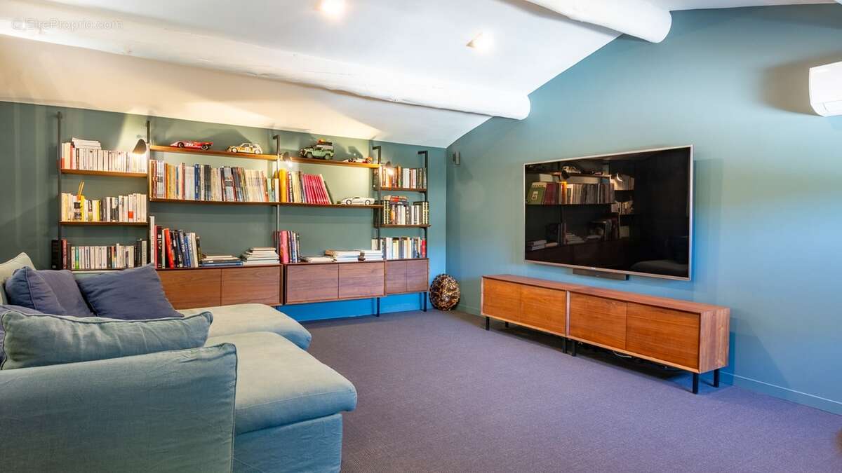 Saint-Marc-Jaumegarde — 342 m² habitables, dont 265 m² de plain-pied, à 7,8 km du Cours Mirabeau - photo 14