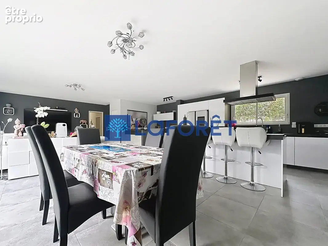 Maison d'exception à vendre à Draguignan - 7 pièces, 6 chambres, 2500 m² de terrain - photo 8