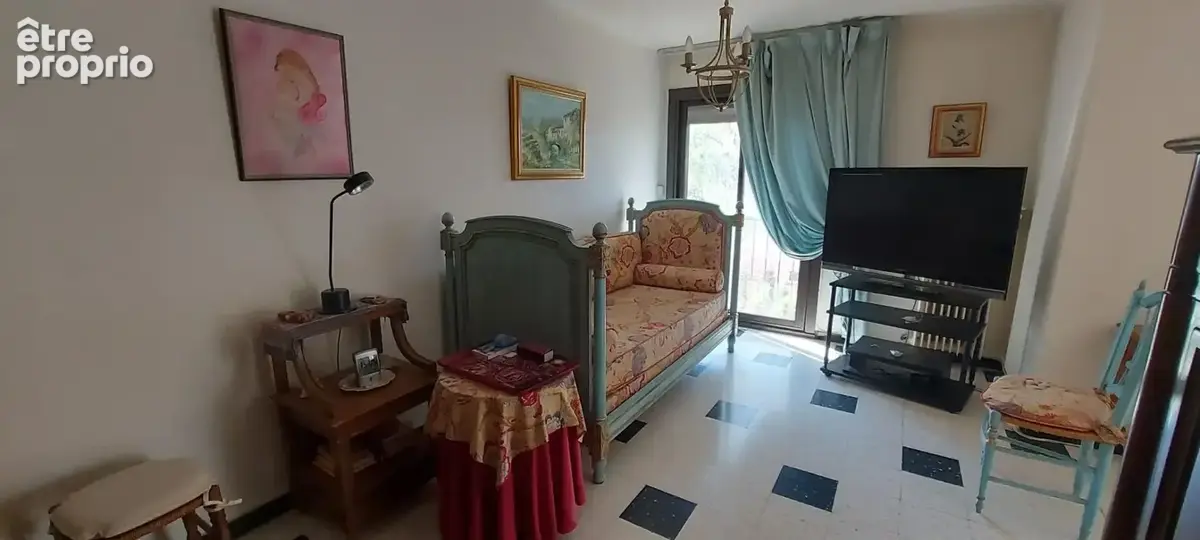 30. GARD. NIMES. Appartement traversant climatisé de 106 m² avec terrasse dans résidence sécurisée - photo 3
