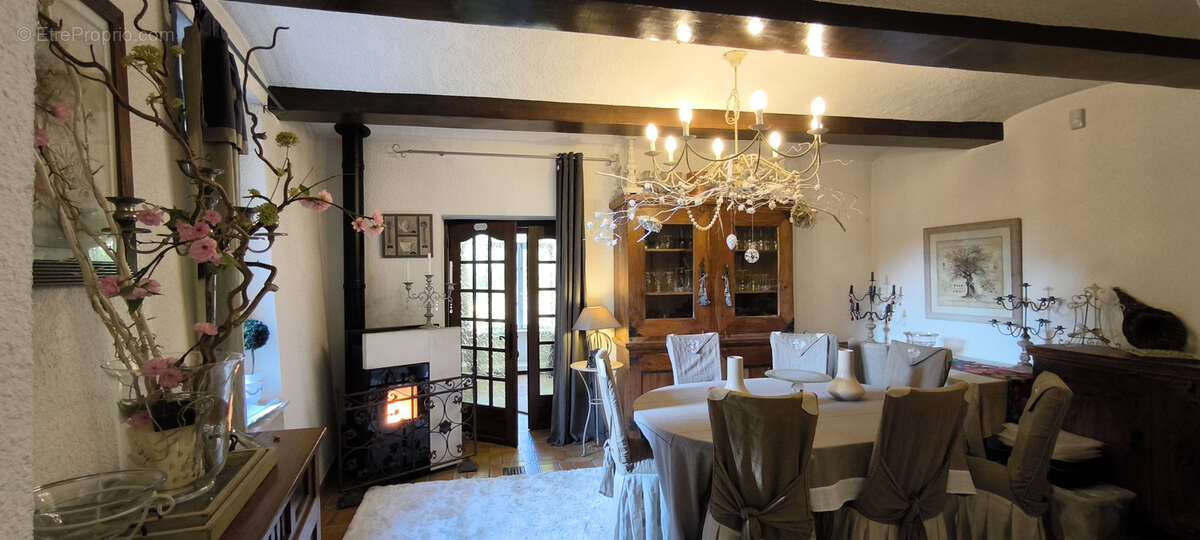 Maison à MIRMANDE