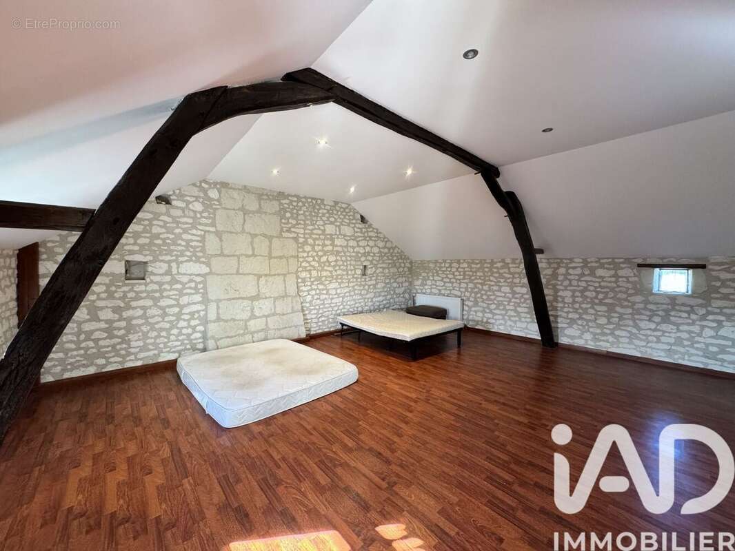Maison 194 m² à Luze  - photo 5