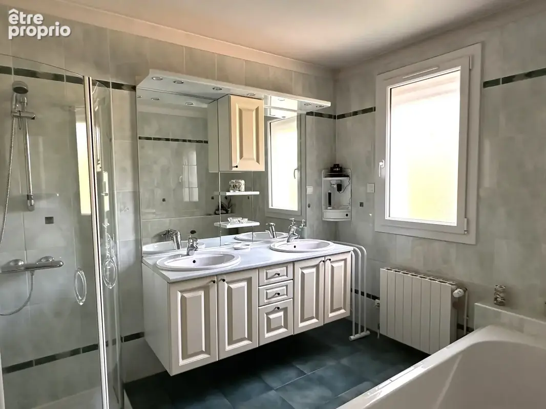 Belle maison familiale de 6 pieces de 148 m2 + annexes sur un terrain de 921 m2 - photo 12