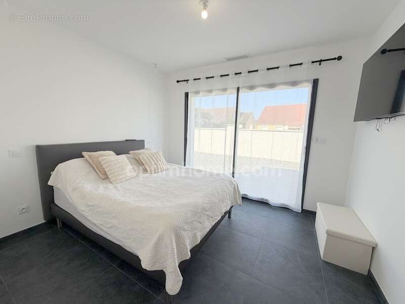 Maison contemporaine de plain-pied 128 m² habitables – DPE A – 3 chambres – Romorantin-Lanthenay (41200) - photo 7