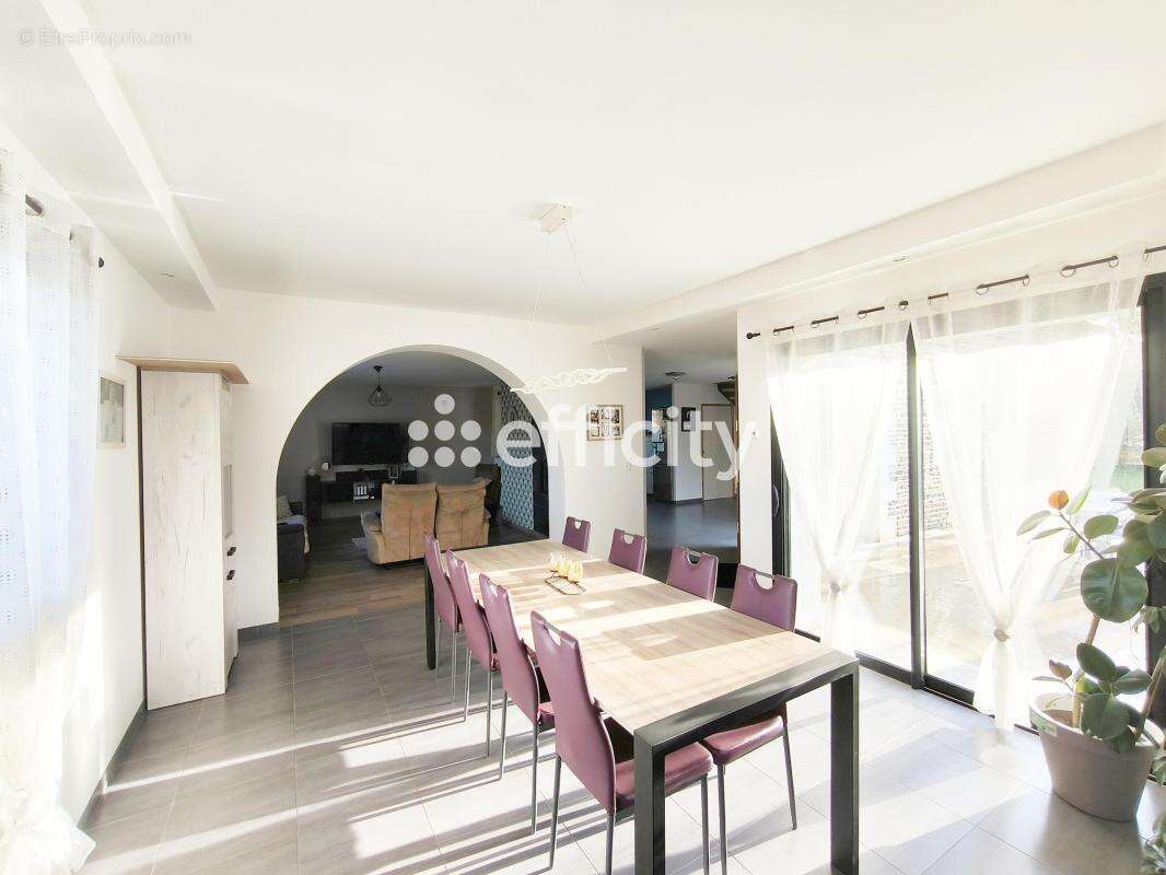 Maison à VILLEDIEU-LES-POELES