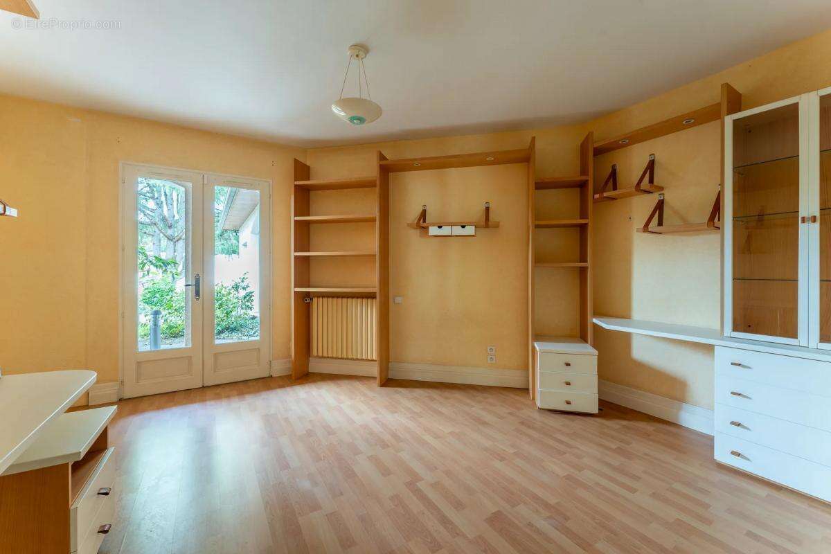 Maison à SAINT-MEDARD-EN-JALLES