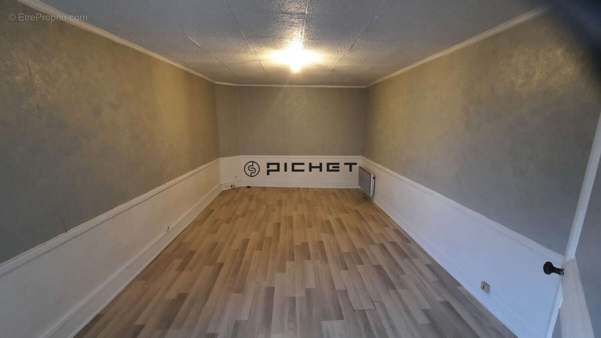 Appartement à ALLASSAC