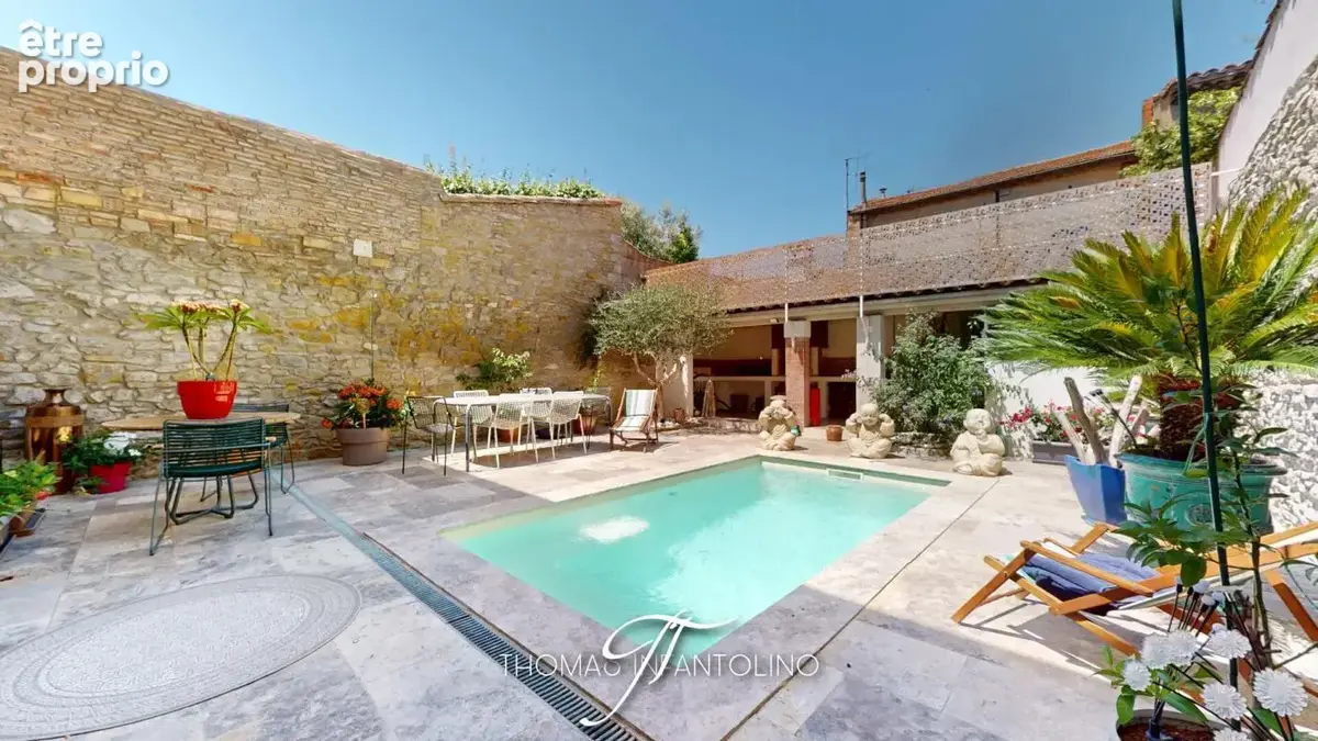 Maison de caractère rénovée avec piscine, garage et grenier aménageable - photo 13
