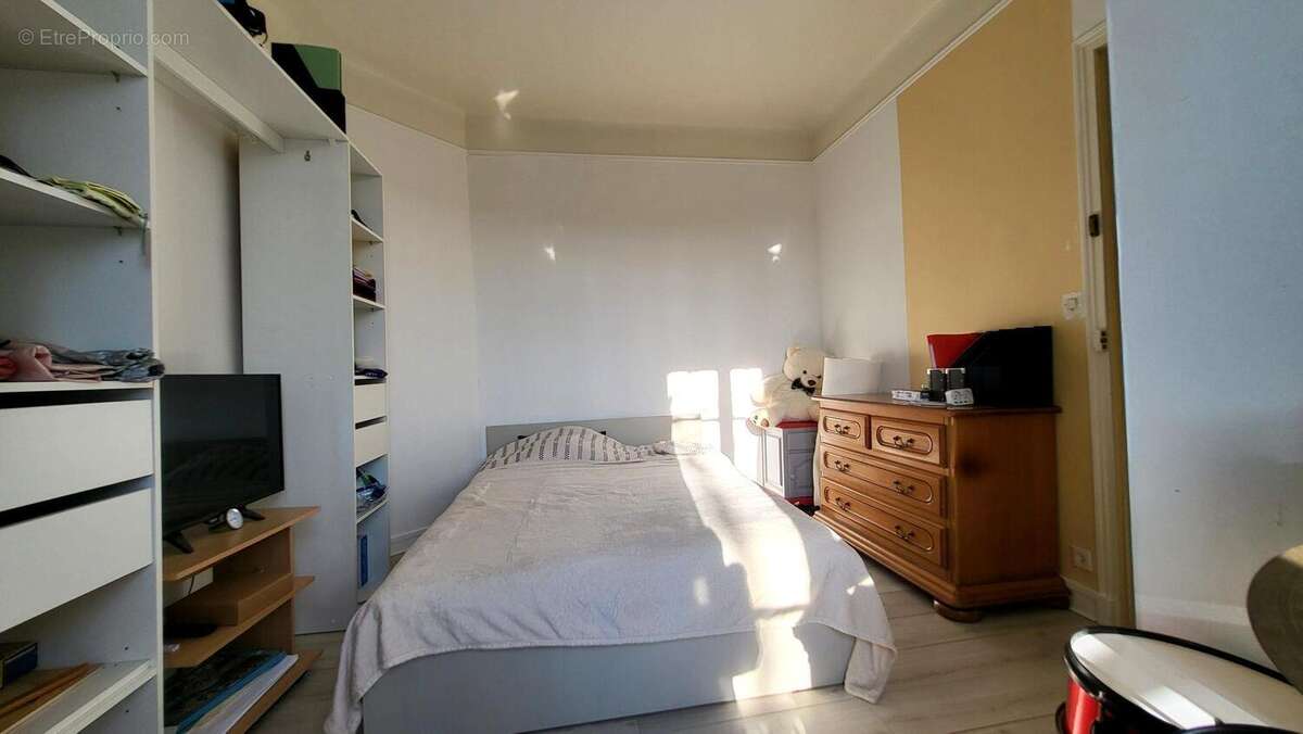 Maison à LES CLAYES-SOUS-BOIS