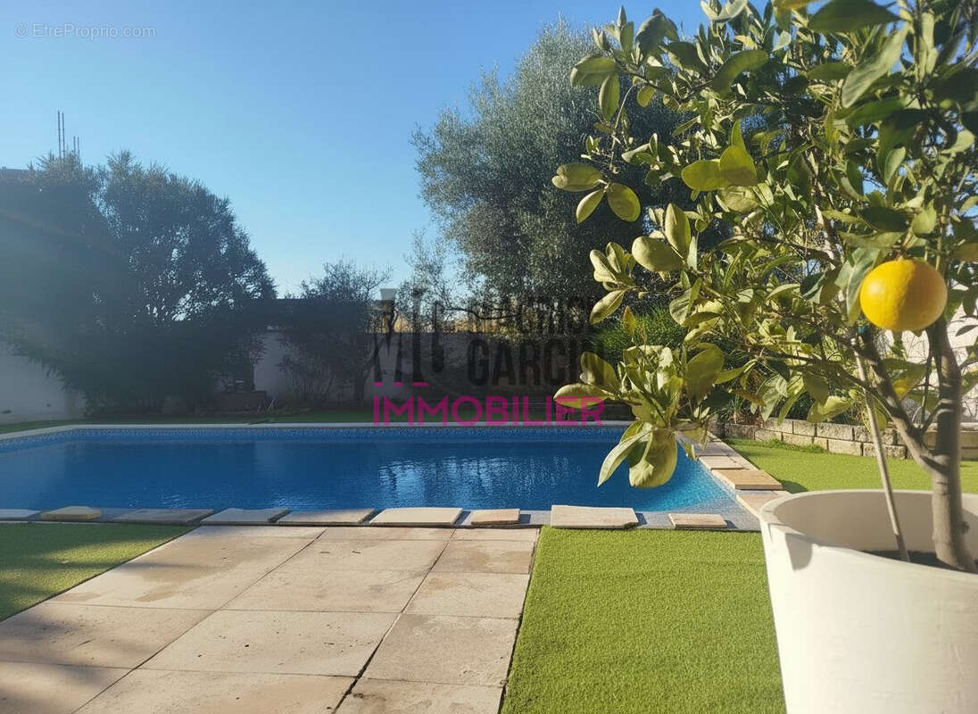 Maison à MORIERES-LES-AVIGNON