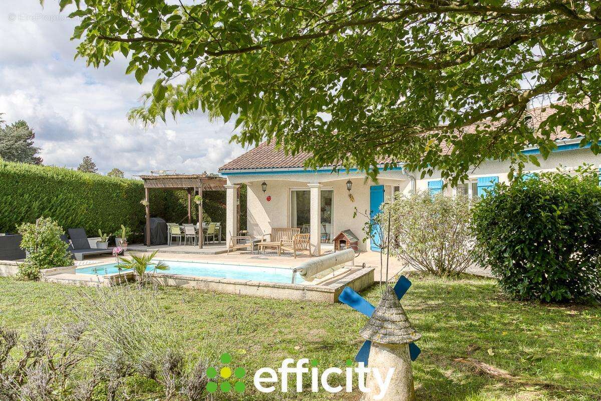 Maison à AUBERIVES-SUR-VAREZE