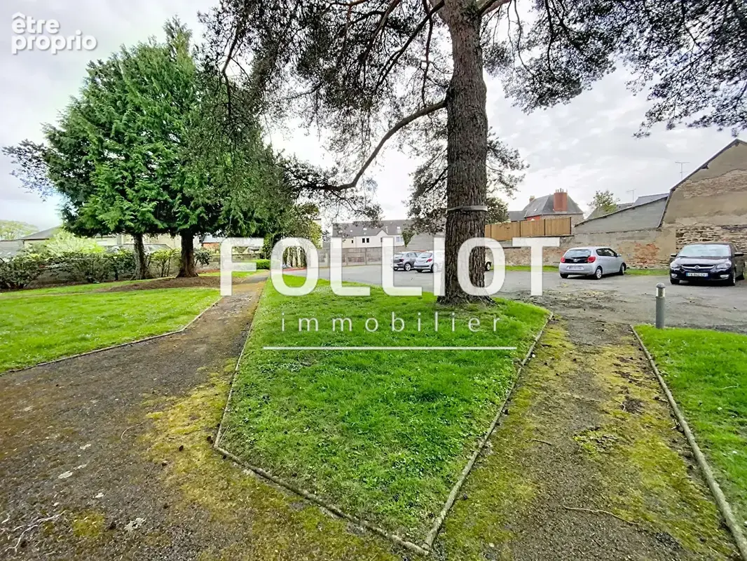 A VENDRE - Appartement lumineux T4 à FOUGERES - photo 8