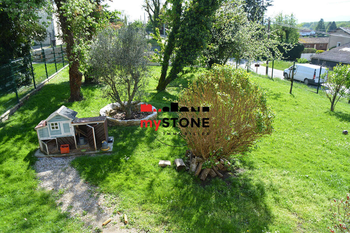 Maison à GENOUILLEUX