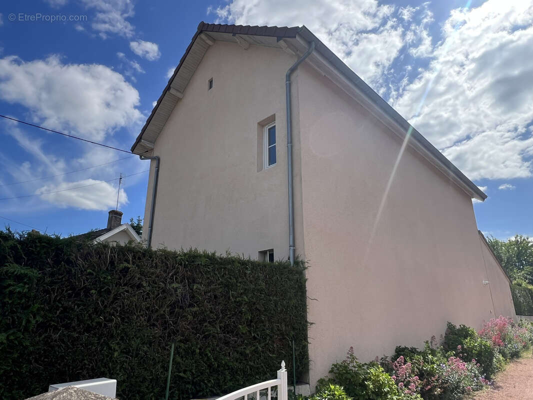 Maison à CHAROLLES