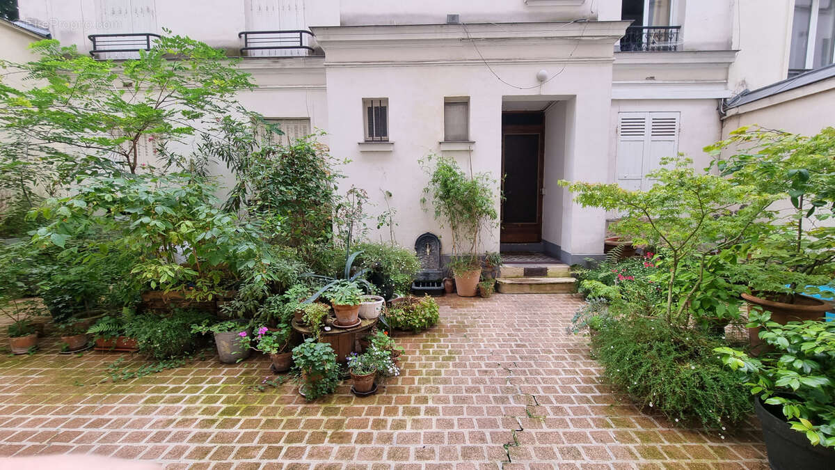 Appartement à PARIS-18E