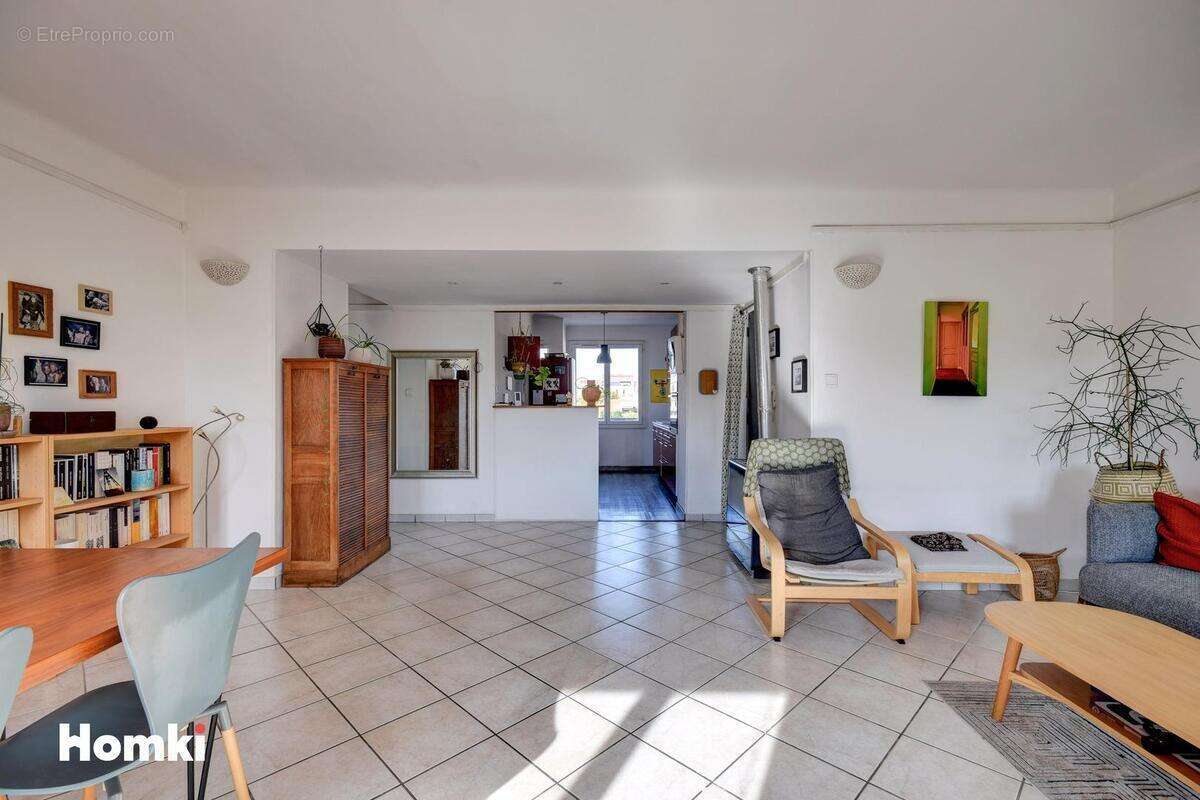 Appartement à MARSEILLE-7E