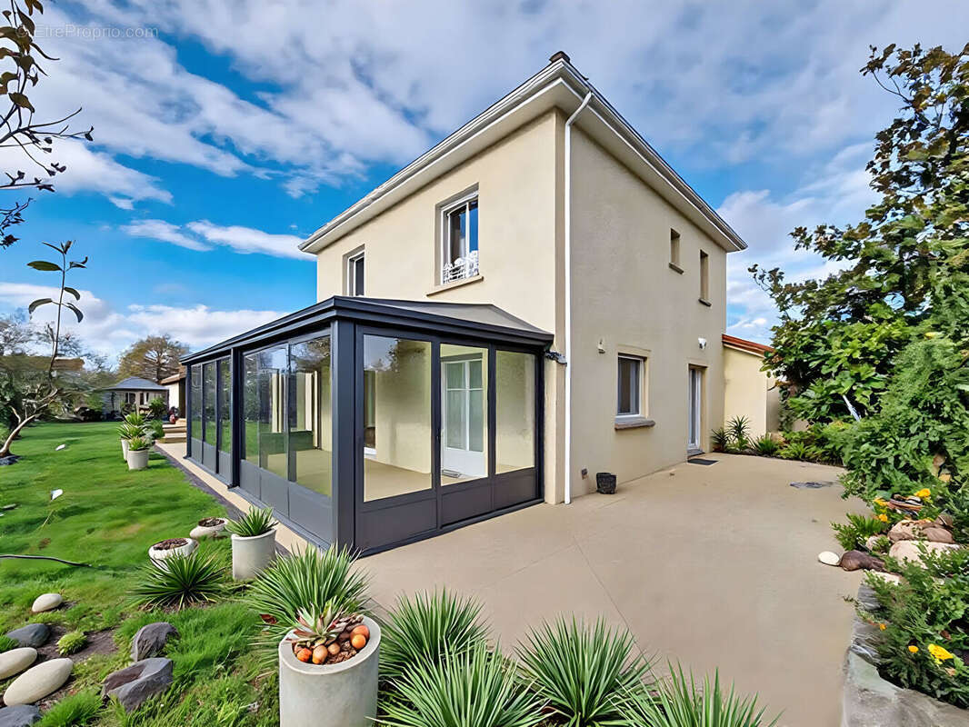 Maison à BOISSET-LES-MONTROND