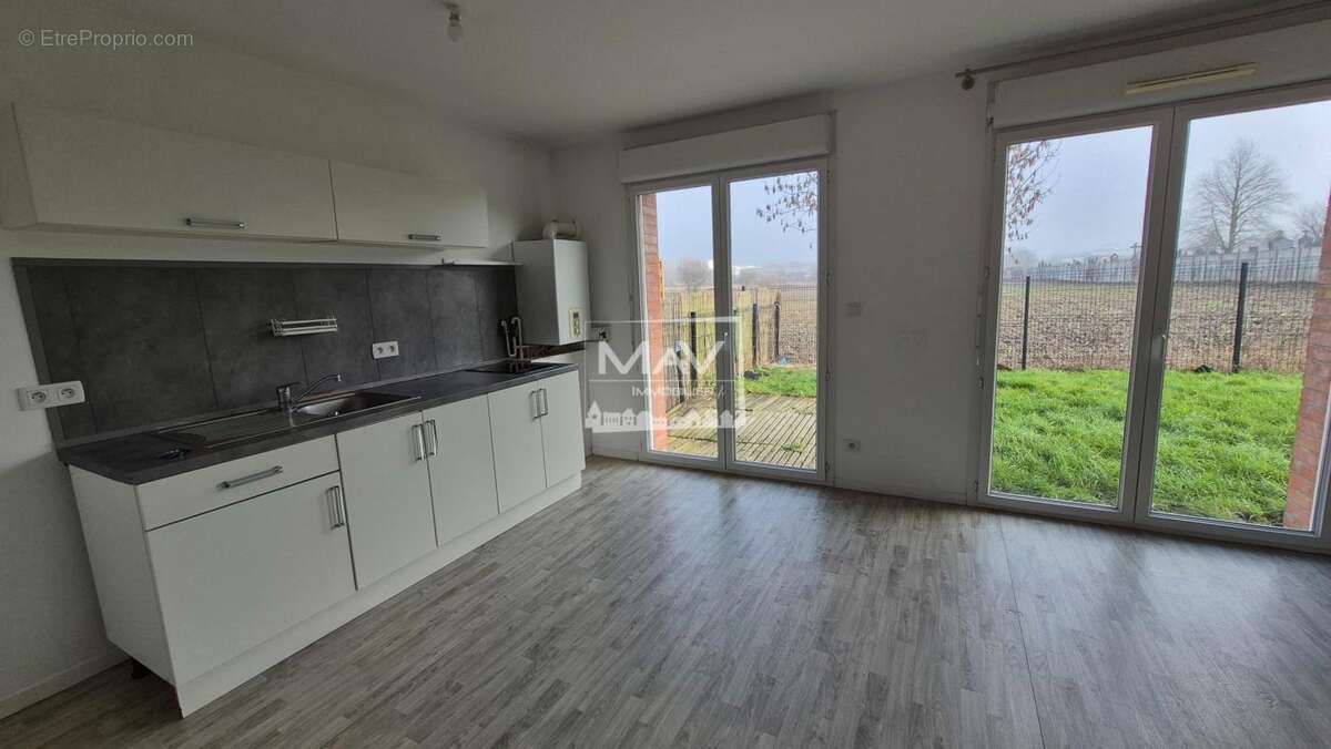 Appartement à NEUVILLE-EN-FERRAIN