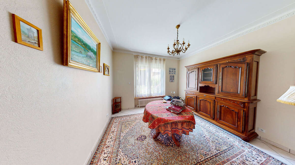 Maison à BARAQUEVILLE