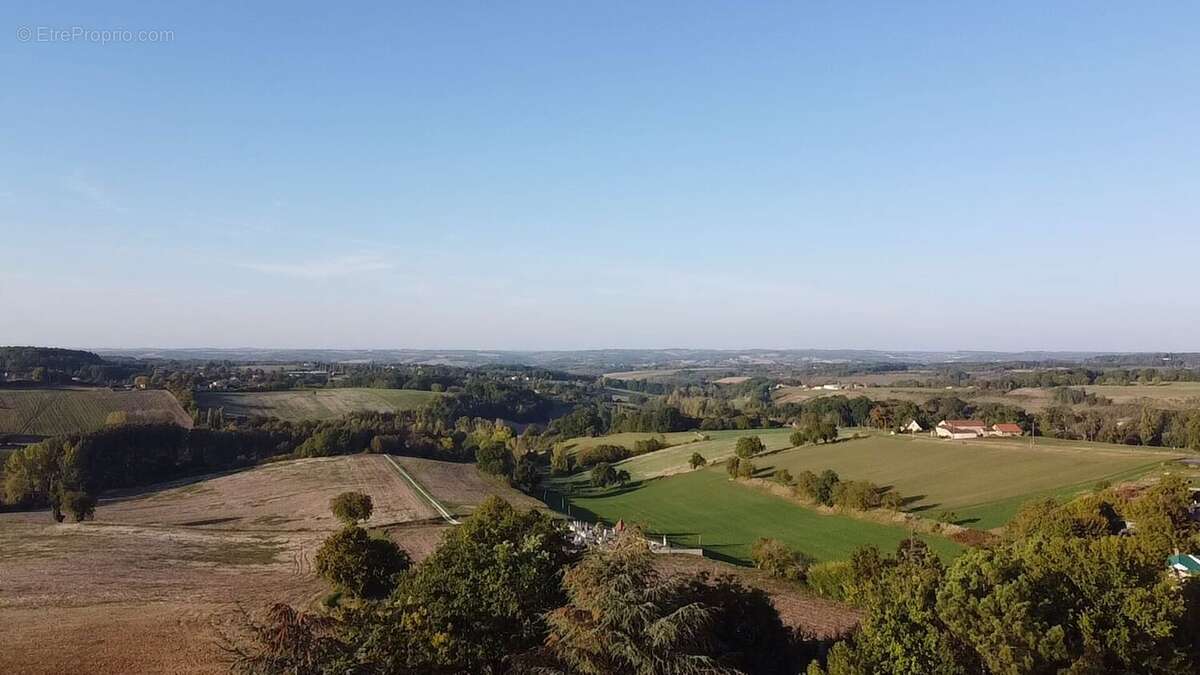 20231011175320053 - Maison à RIBERAC