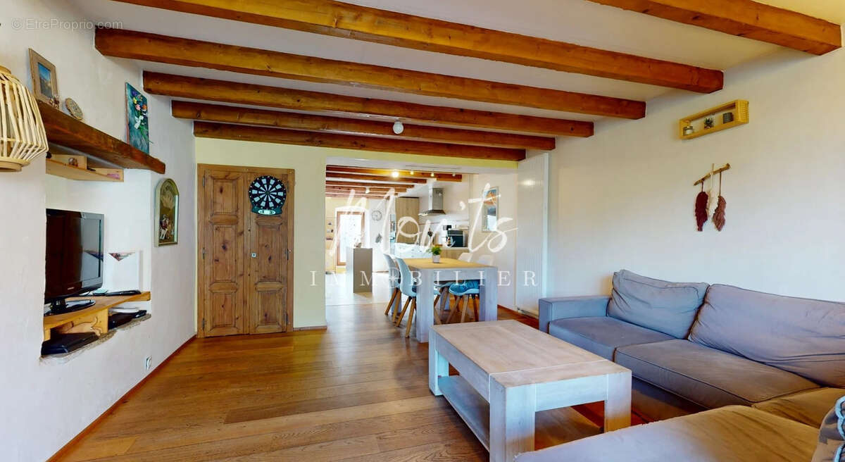 VULBENS   Maison de village de caractère   140 m2 habitables. - photo 5