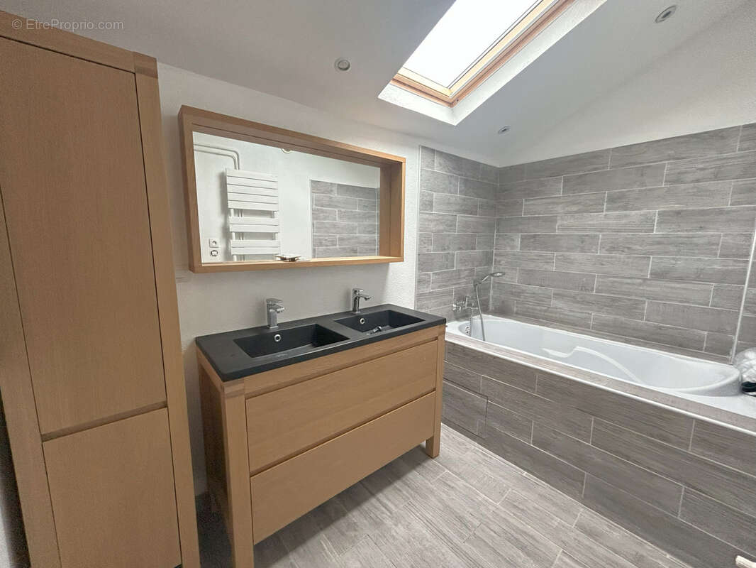 Maison à SAINT-NIZIER-LE-DESERT