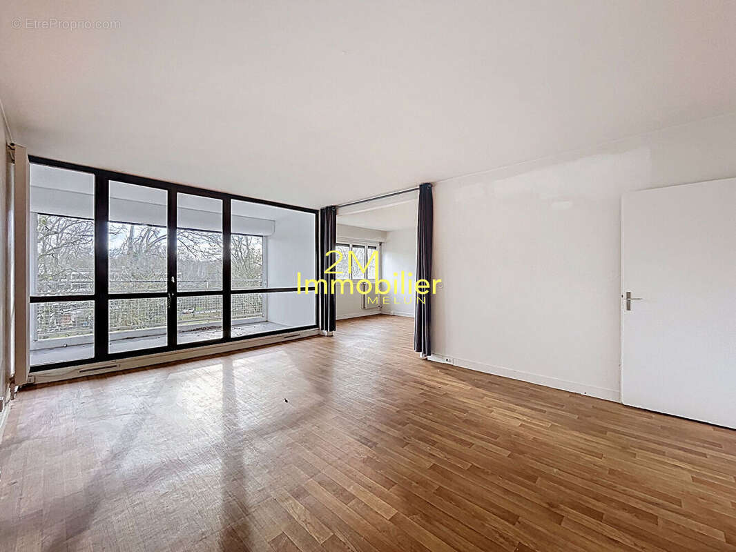 Appartement à VAUX-LE-PENIL