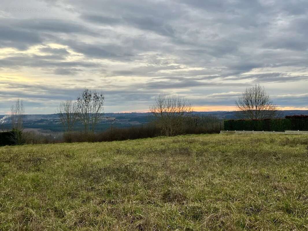 Terrain à CASTELJALOUX