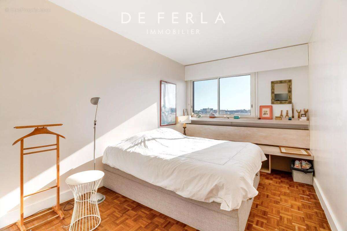 Appartement à PARIS-14E