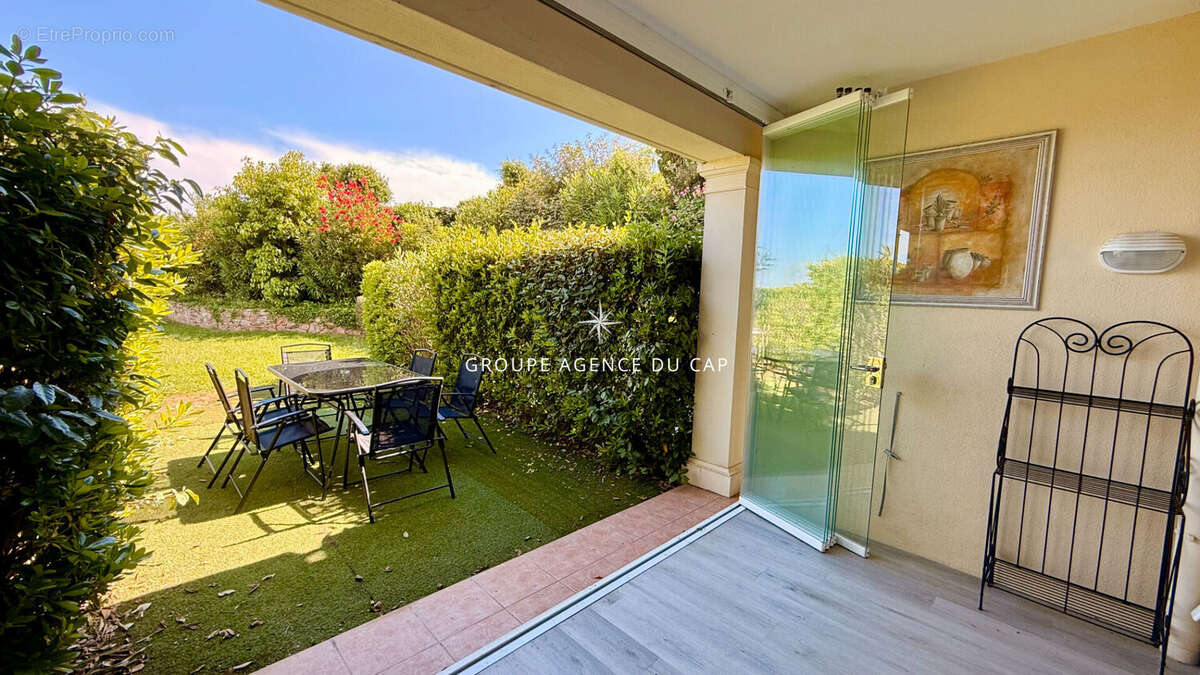 Domaine sécurisé avec piscine appartement 2 pièces rénové en rez-de-jardin, aux issambres - photo 2