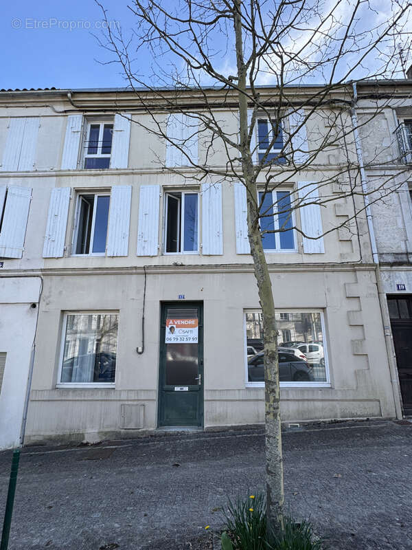 Maison à BARBEZIEUX-SAINT-HILAIRE