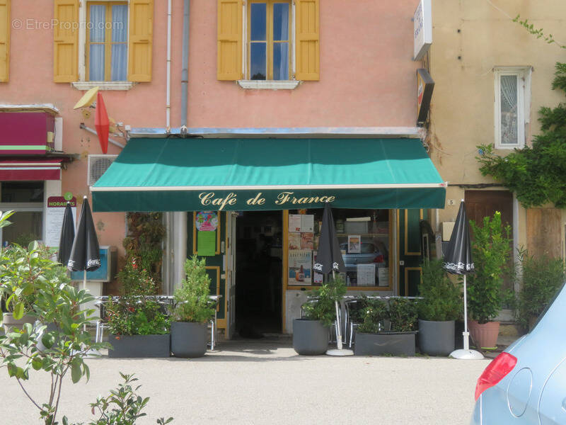 Commerce à THOARD