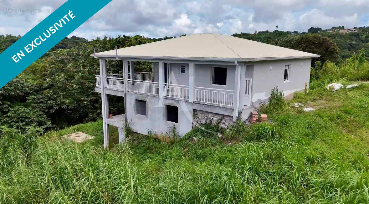 Maison à RIVIERE-SALEE