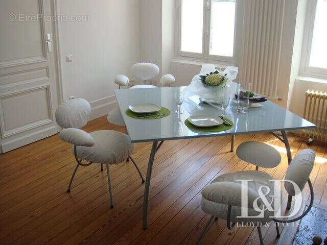 Salle à manger - Maison à MACAU