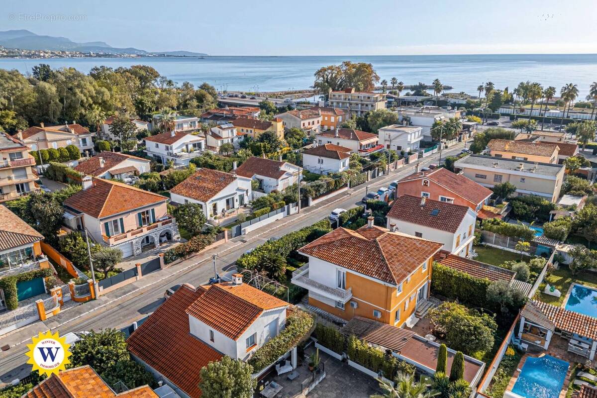 Maison à VILLENEUVE-LOUBET