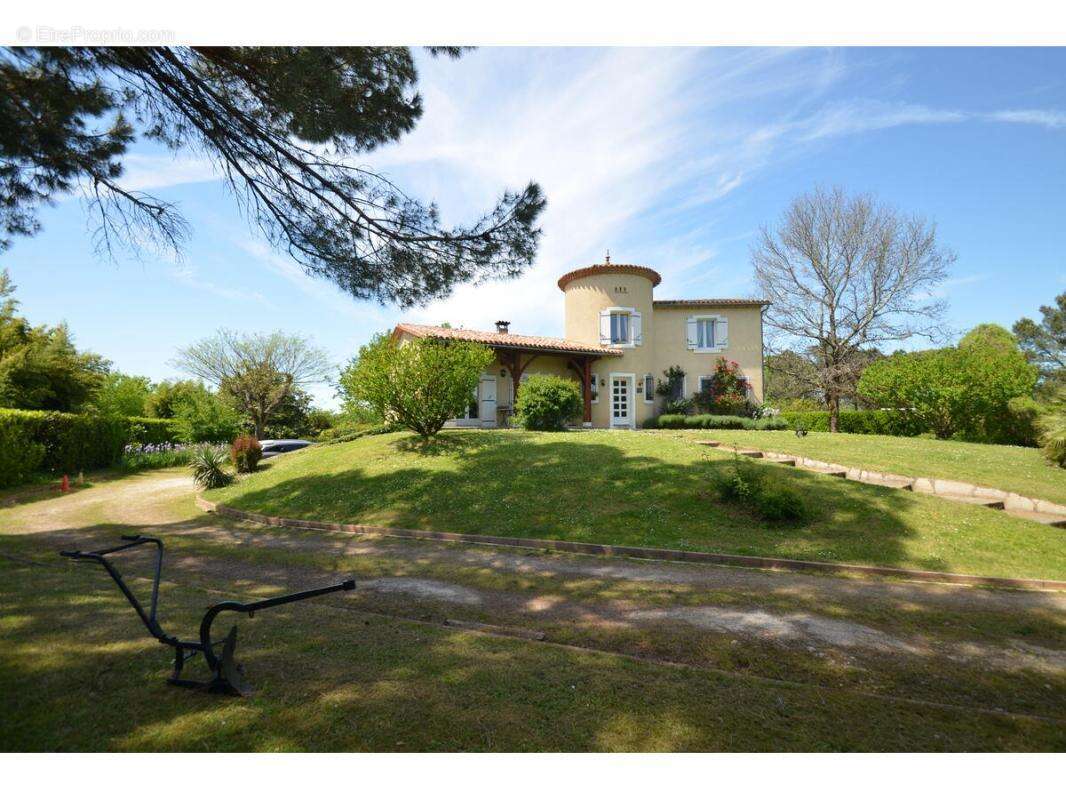 Maison à MONTPON-MENESTEROL