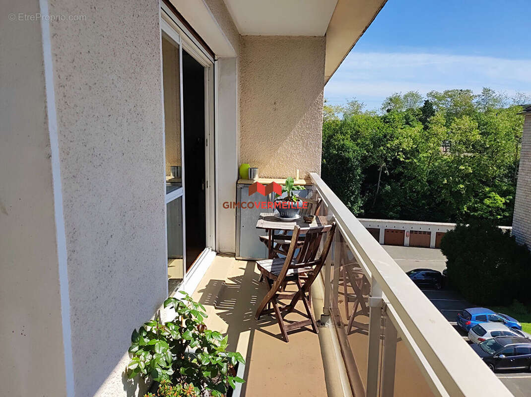 Appartement à LA CELLE-SAINT-CLOUD