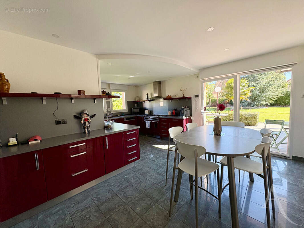 Maison à SAINT-MARTIN-DE-FONTENAY