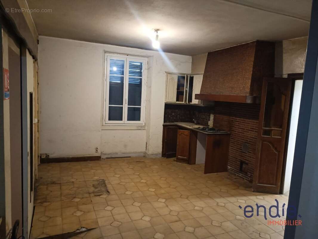 Commerce à COSNE-D&#039;ALLIER