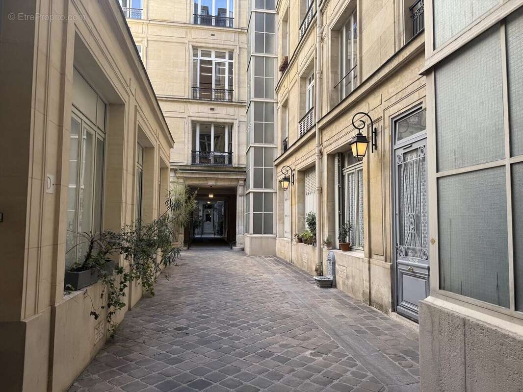 Appartement à PARIS-8E