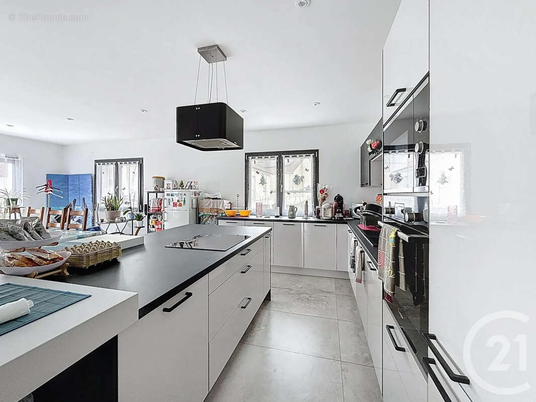 Maison 151 m² à Fontaine-Francaise  - photo 4