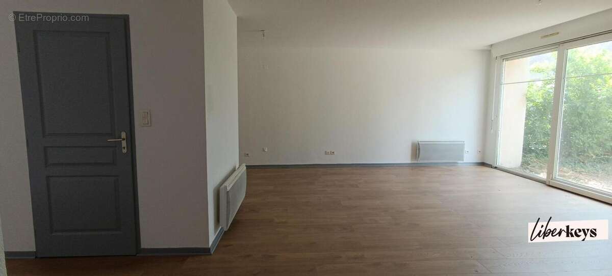 Appartement 3 pièces-  80 m² en rez-de-chaussée avec jardin privatif, au calme en fond d'impasse - Villette les Dole - photo 2