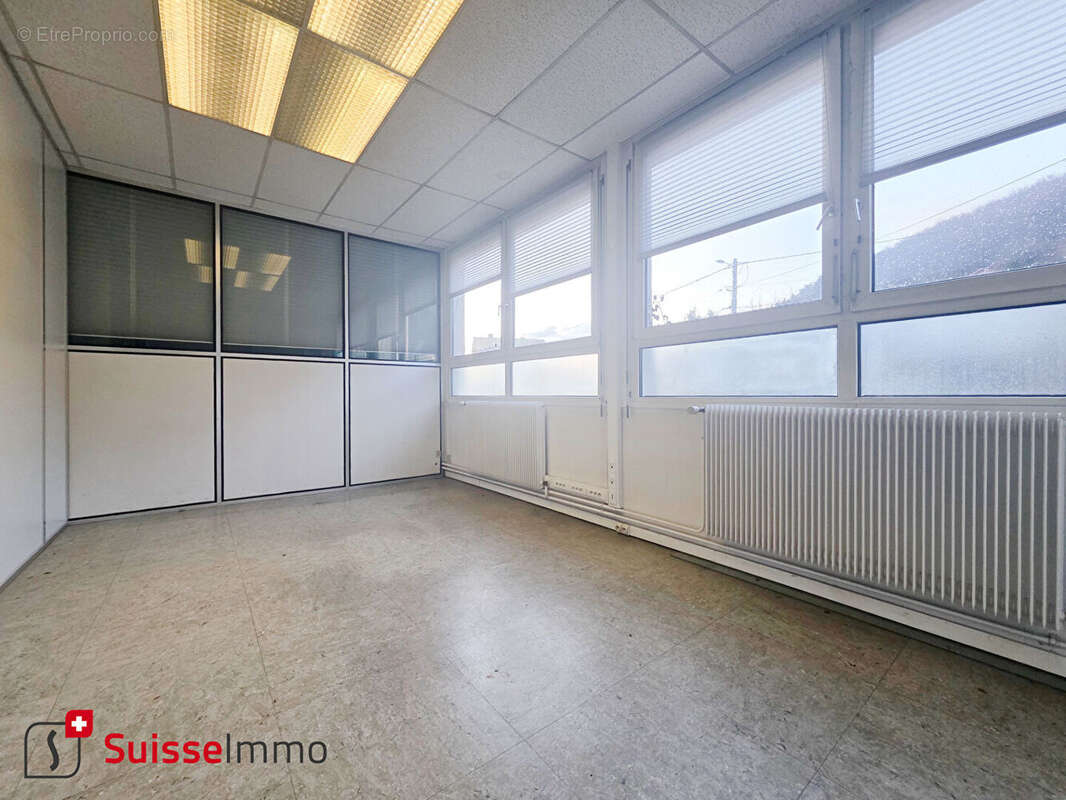 Commerce à PONT-DE-ROIDE