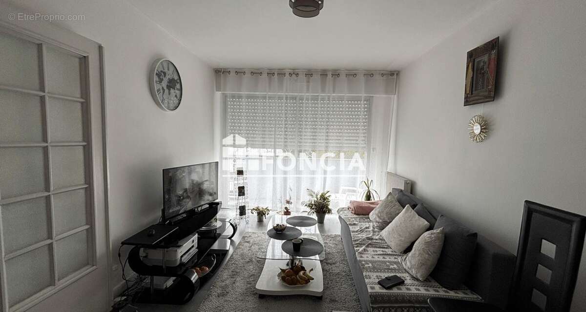 A vendre - appartement t2 - loue - garage - photo 2